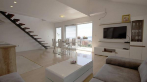 Lux Apartment Queen